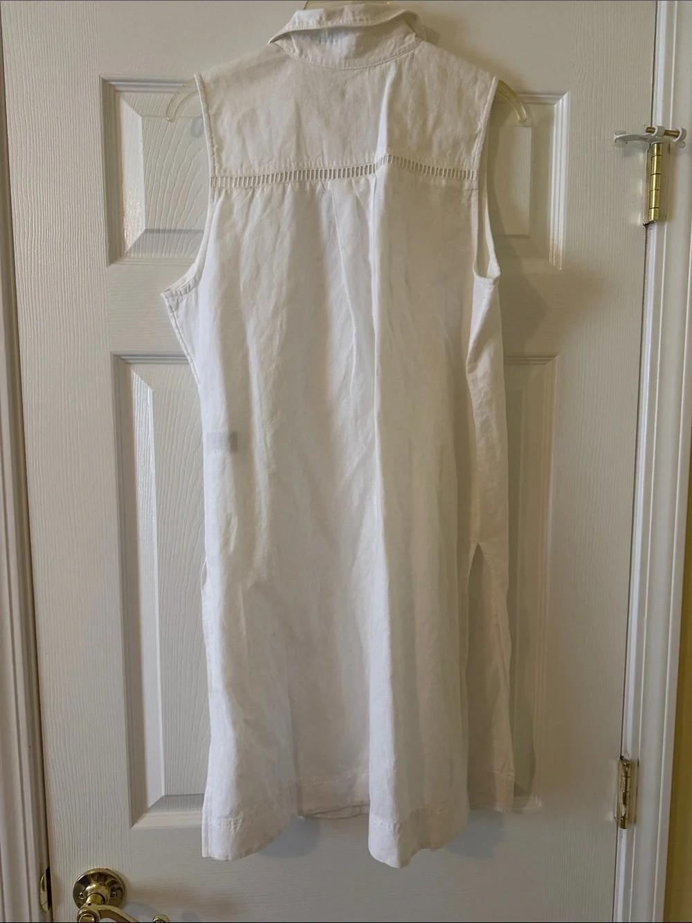 Chico's White Sleeveless Button-Front Tank Top